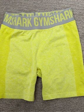 Gymshark Neon Yellow Seamless Women’s Bike Shorts